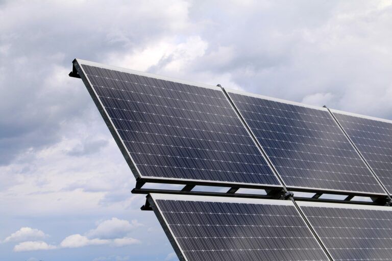 Fotowoltaika i magazyn energii – duet idealny. Kiedy ta inwestycja opłaca się najbardziej?