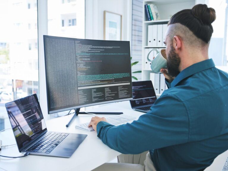 Jak wybrać partnera do outsourcingu IT? Najważniejsze kryteria